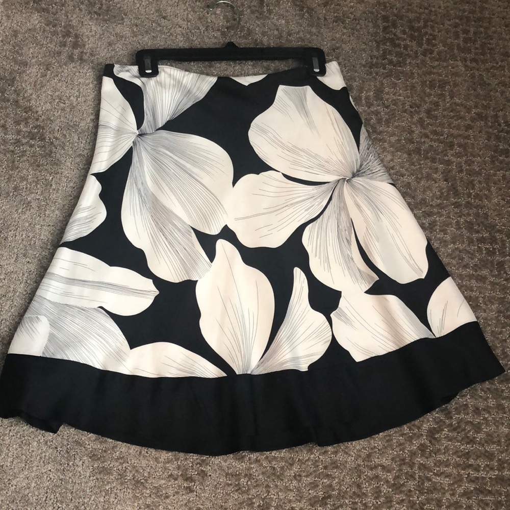 White House Black Market Skirt